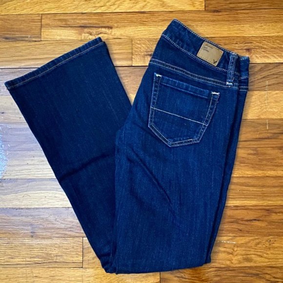 LAST CHANCE - American Eagle Favorite Boyfriend Jean Size 2 - Picture 1 of 8